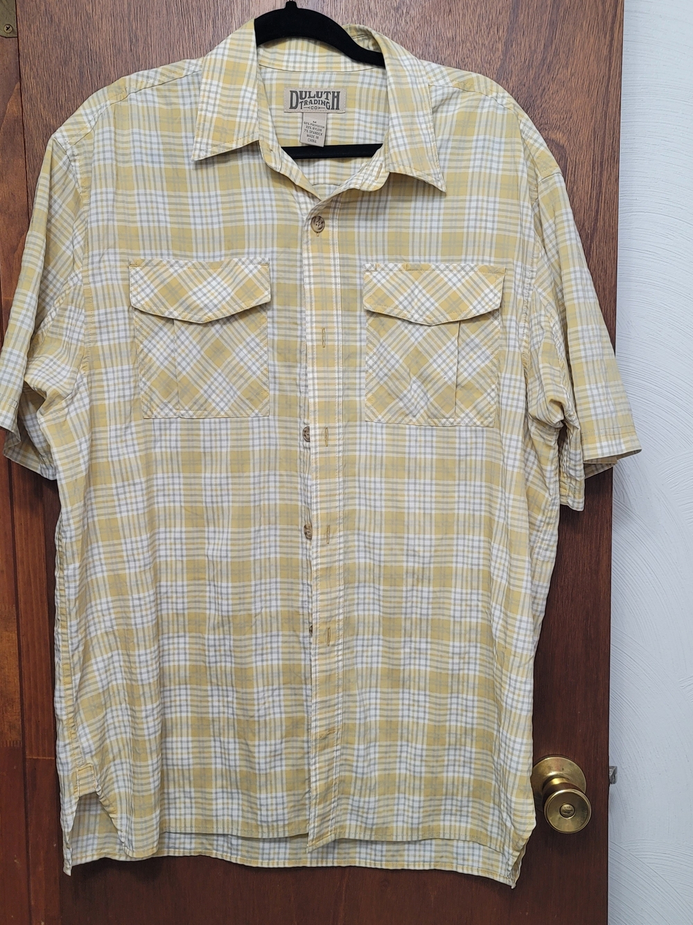 LN. Duluth Trading Co Men's Yellow Plaid Short-Sleeve Shirt. Size M